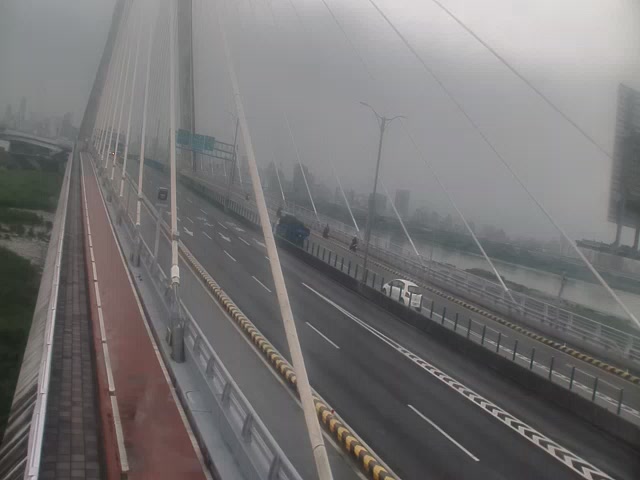 新北環快,南下斜張橋北側(人行步道) 新北環快,南下斜張橋北側(人行步道)