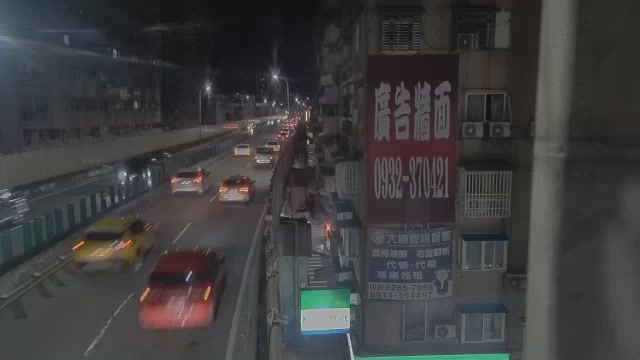 [忠孝橋事故即時影像]台1高架，重新路上分路燈桿 cctv 監視器 即時交通資訊