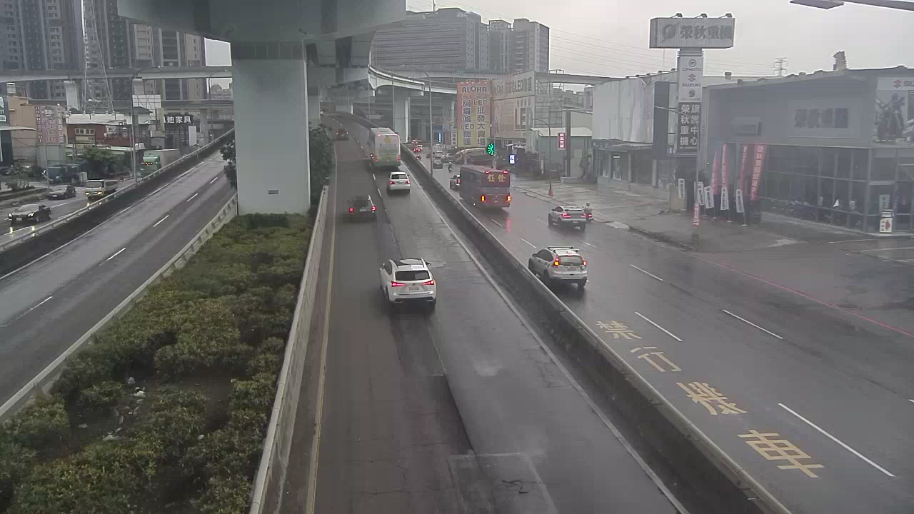泰山區新五路台1高架入口